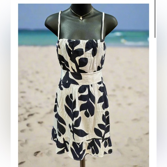 Dress - Picture 4 of 5